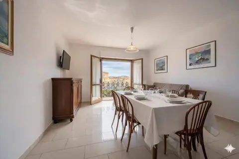 Dimoras | Appartamento 110mq | 3 Camere | Centro | Balcone | Parcheggio