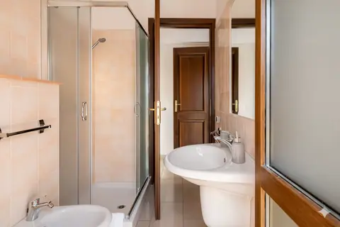 Dimoras | Appartamento 110mq | 3 Camere | Centro | Balcone | Parcheggio