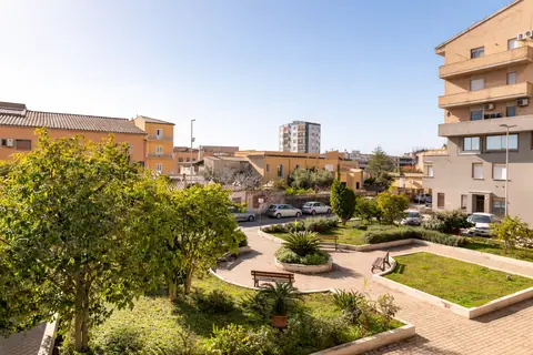 Dimoras | Appartamento 110mq | 3 Camere | Centro | Terrazza | Parcheggio
